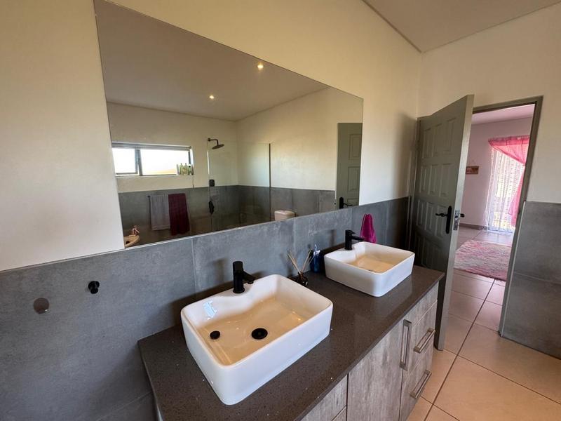 4 Bedroom Property for Sale in Num Num Cape Estate Western Cape